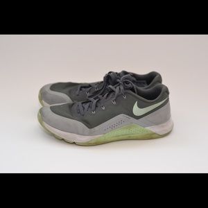 Women’s Nike Metcon size 9